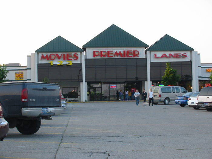 Premier Theaters (Chesterfield Cinemas 1-2-3) - June 2002 Photo